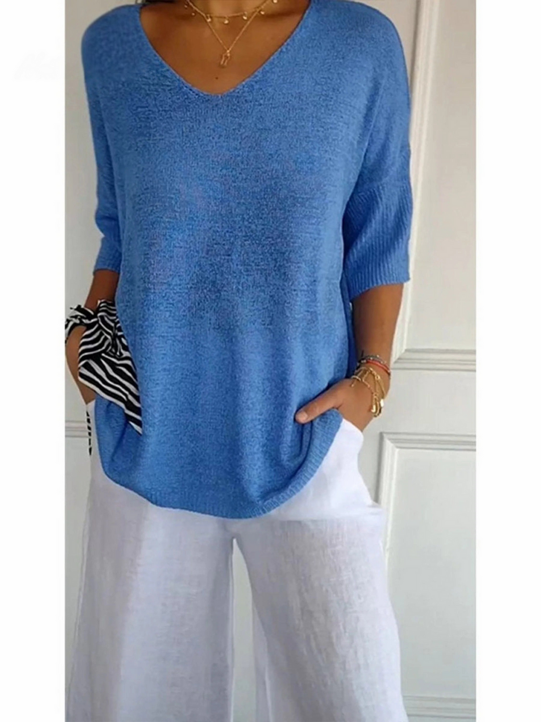 Clara – Women’s Knitted V-Neck Sleeve Top